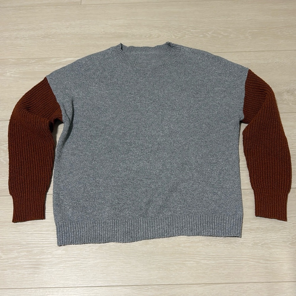 ✨ Gray & Rust Orange Knit Crewneck Sweater
